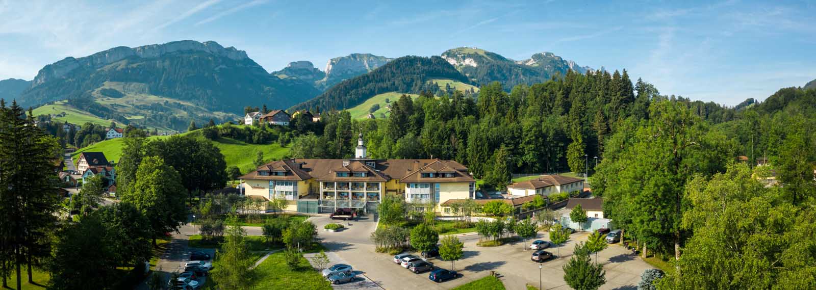 Balance mit Helene Yoga Retreats Reise ins Hotel Hof Weissbad Panorama